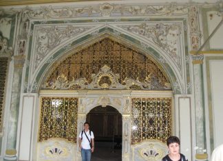 Cultural Exploration and Festive Spirit in Kusadasi